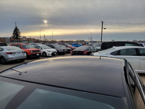 Used 2018 Chevrolet Cruze LT w/ Convenience Package image 13