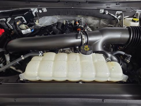 Used 2025 Ford Expedition Active image 26