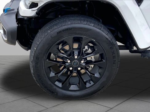 Used 2024 Jeep Wrangler Unlimited Sahara AWD/4WD image 10