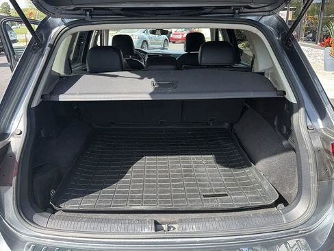 Used 2023 Volkswagen Tiguan SE AWD/4WD image 20