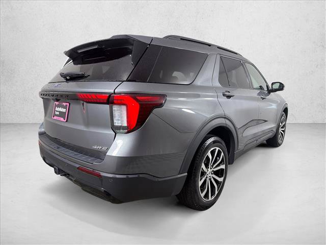 Used 2025 Ford Explorer ST-Line AWD/4WD image 3
