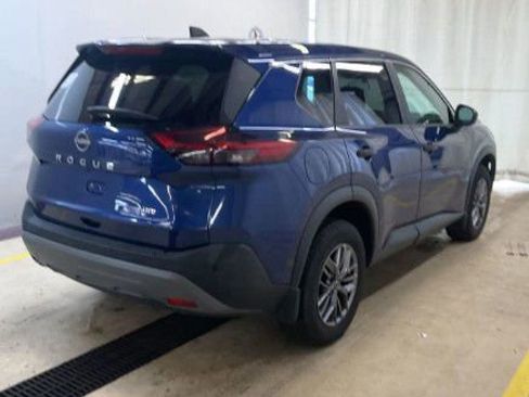 Used 2023 Nissan Rogue S image 3