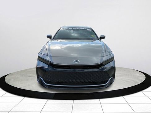 Used 2023 Toyota Crown Limited image 8