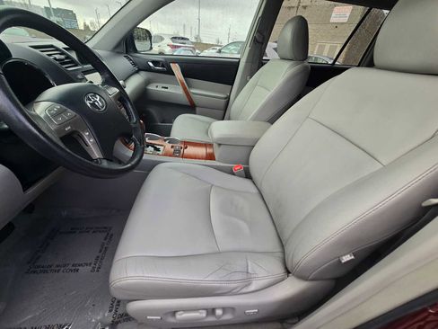Used 2010 Toyota Highlander Limited image 23