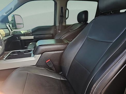 Used 2019 Ford F250 Lariat w/ Lariat Ultimate Package image 16