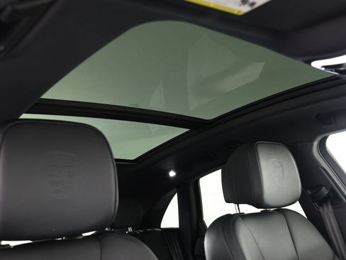 Certified 2026 Porsche Macan AWD/4WD image 25