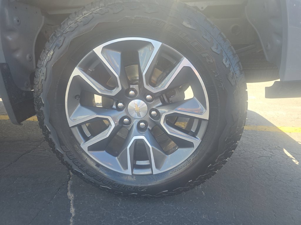 Used 2024 Chevrolet Silverado 1500 LT AWD/4WD image 24