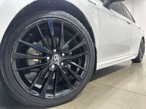 Used 2021 Toyota Camry XSE w/ Navigation Upgrade Package image 29