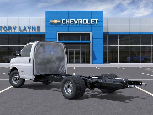 New 2025 Chevrolet Express 3500 w/ Driver Convenience Package RWD image 3