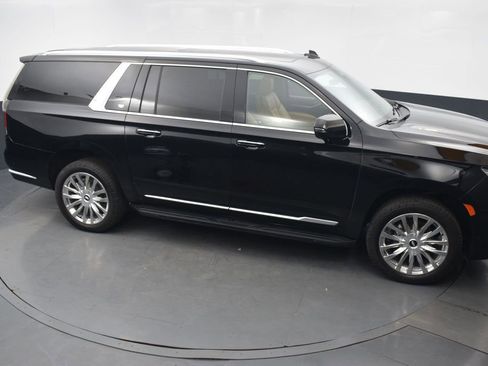 Used 2023 Cadillac Escalade ESV Premium Luxury AWD/4WD image 47