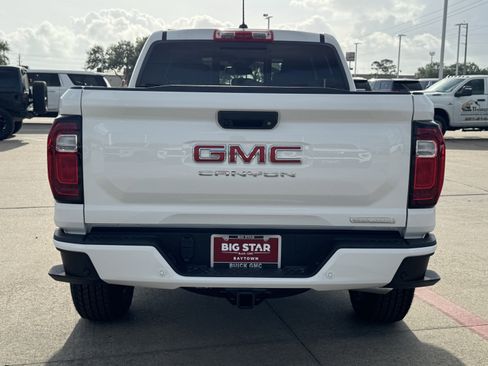 New 2026 GMC Canyon Elevation w/ Convenience Package image 9