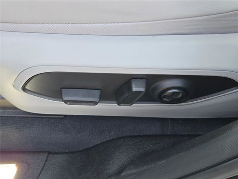 Used 2022 Jeep Grand Cherokee Overland w/ MOPAR Finishing Package image 27