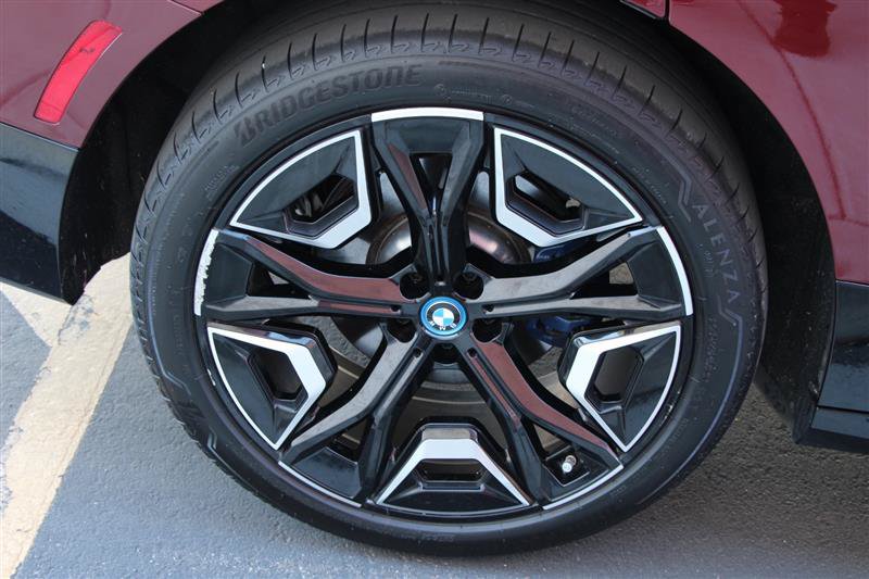 Used 2024 BMW iX xDrive50 w/ Premium Package AWD/4WD image 41