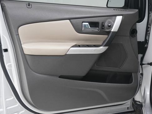 Used 2013 Ford Edge SEL image 13