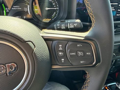 Used 2024 Jeep Wrangler Unlimited AWD/4WD image 20
