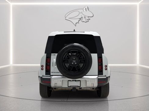 Used 2024 Land Rover Defender 110 S AWD/4WD image 4