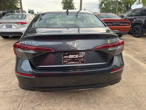 Used 2025 Honda Civic LX image 5