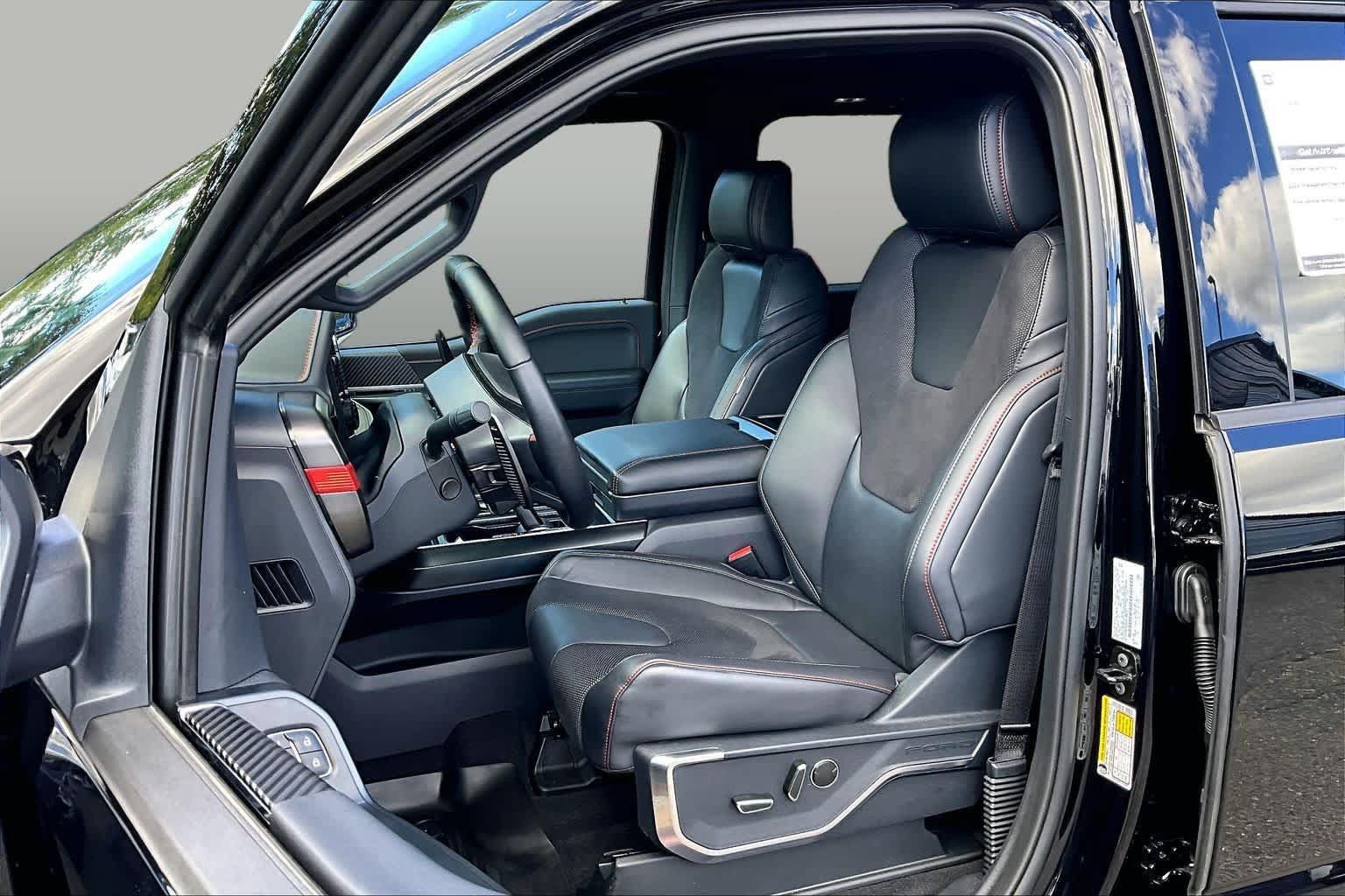 Used 2025 Ford F150 Raptor AWD/4WD image 9