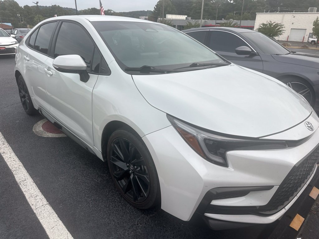 Used 2024 Toyota Corolla SE FWD image 3