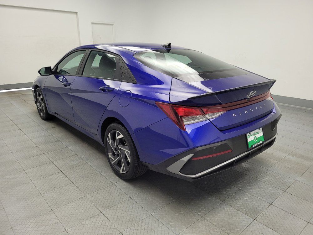 Used 2025 Hyundai Elantra Sport FWD image 5
