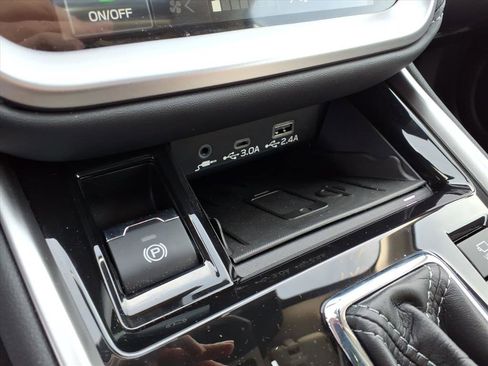 New 2025 Subaru Outback Touring XT image 11