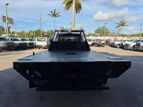 Used 2022 RAM 5500 Tradesman w/ Chrome Appearance Group AWD/4WD image 4