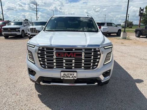 New 2026 GMC Yukon Denali w/ Denali Reserve Package AWD/4WD image 9