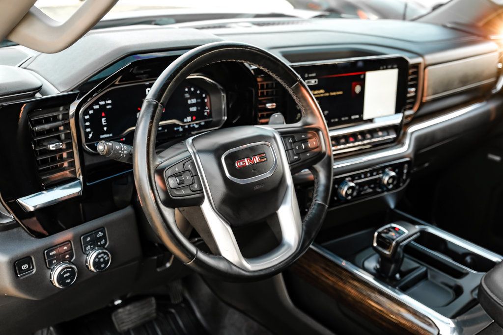 Used 2024 GMC Sierra 1500 Elevation w/ Elevation Premium Package AWD/4WD image 14
