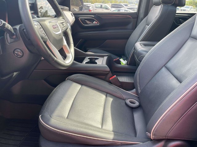 Used 2023 GMC Yukon XL SLT w/ SLT Premium Package RWD image 17