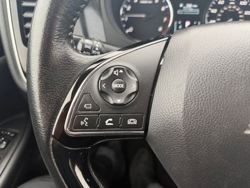 Used 2018 Mitsubishi Outlander SEL image 19