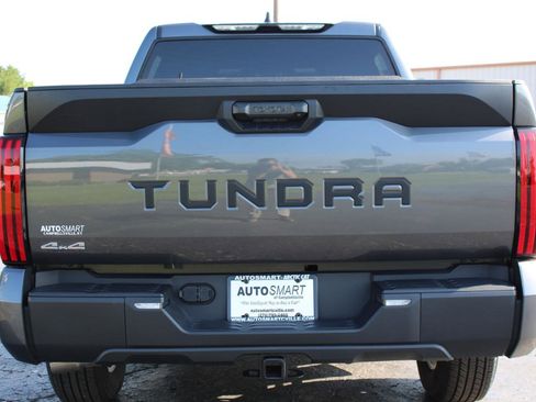 Used 2025 Toyota Tundra SR5 w/ SR5 Premium Package AWD/4WD image 5