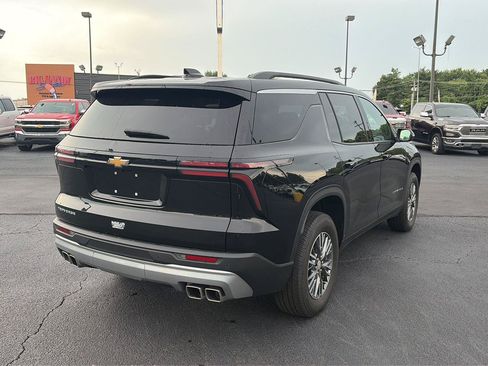 Used 2025 Chevrolet Traverse LT FWD image 5