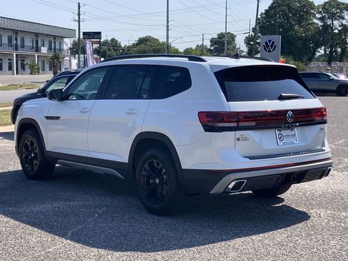 New 2026 Volkswagen Atlas Peak Edition image 5