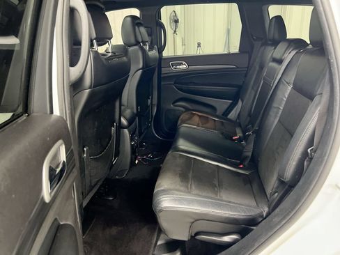 Used 2019 Jeep Grand Cherokee Altitude AWD/4WD image 23