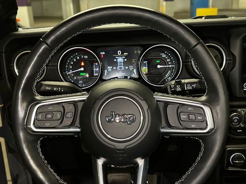 Used 2022 Jeep Wrangler Unlimited Sahara w/ Cold Weather Group image 22