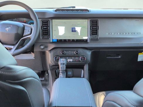 New 2025 Ford Bronco Badlands w/ Sasquatch Package image 10