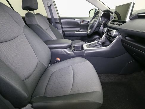 Used 2024 Toyota RAV4 XLE w/ Convenience Package image 18