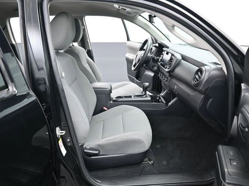 Used 2020 Toyota Tacoma SR image 29