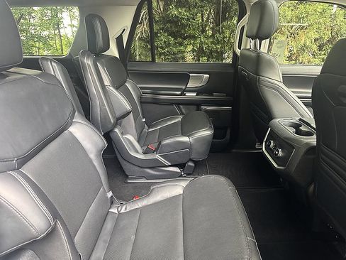 Used 2025 Ford Expedition Max Platinum AWD/4WD image 22