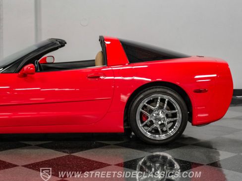 Used 1998 Chevrolet Corvette Coupe w/ Roof Pkg RWD image 24