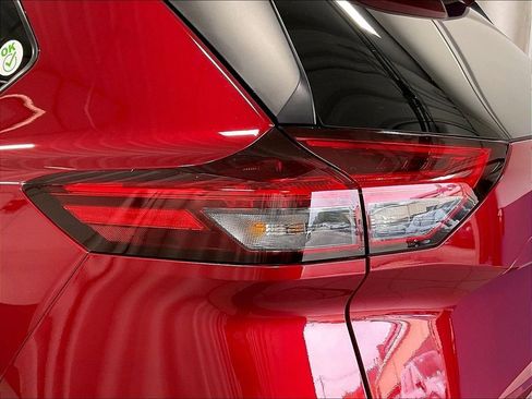Certified 2023 Nissan Rogue SV AWD/4WD image 33
