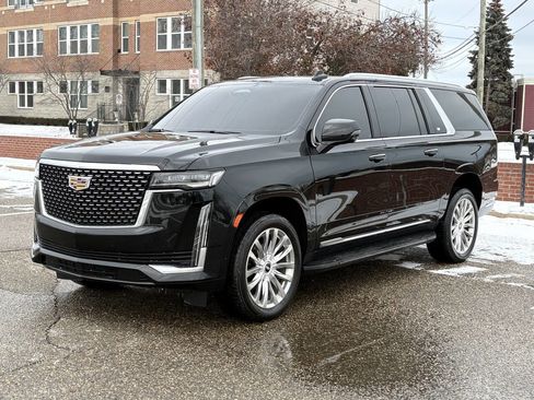 Used 2021 Cadillac Escalade ESV Premium Luxury image 2
