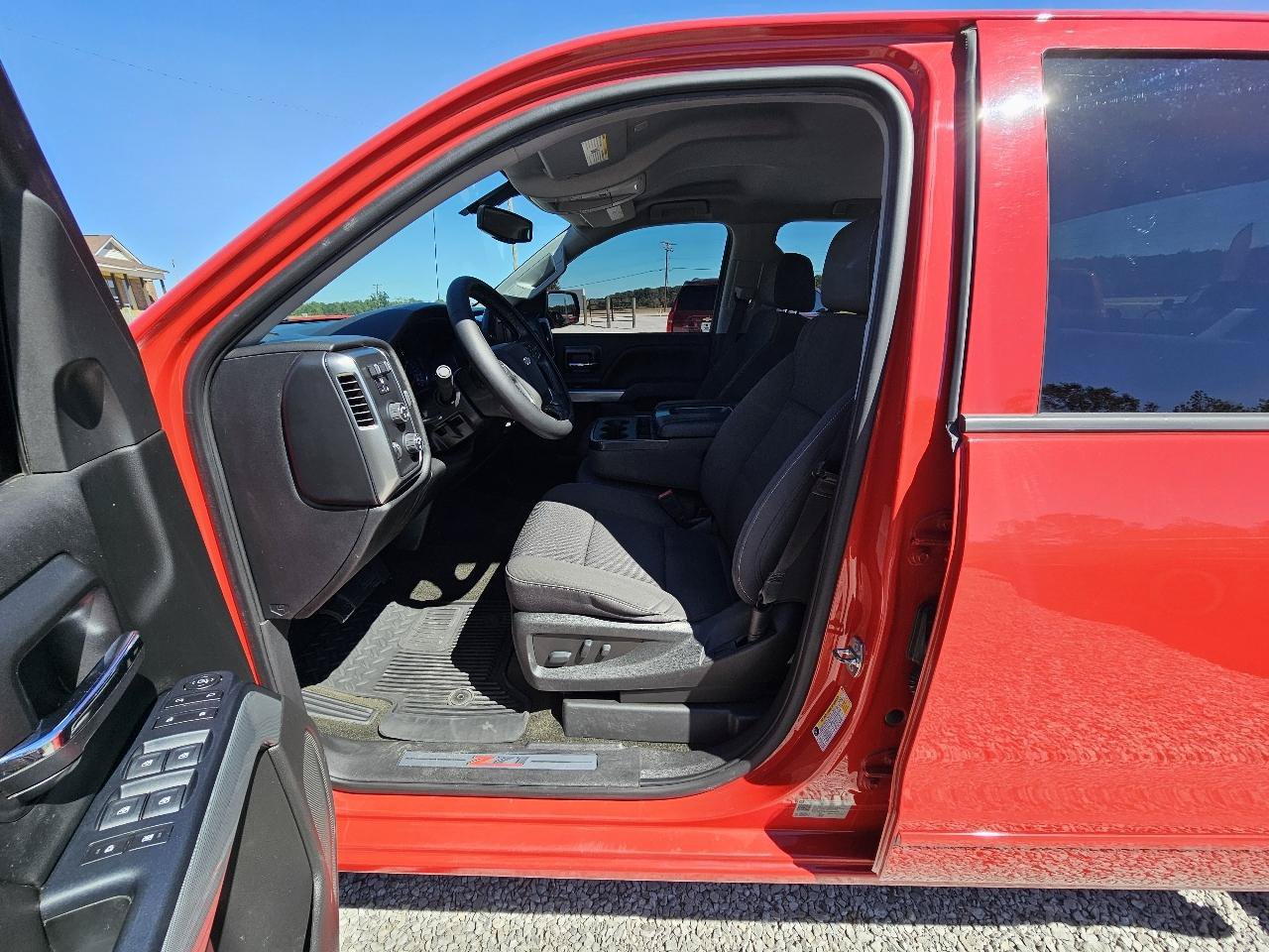 Used 2018 Chevrolet Silverado 1500 LT w/ Texas Edition AWD/4WD image 17