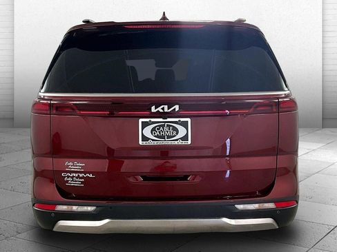 Used 2023 Kia Carnival SX FWD image 5