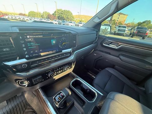 Used 2025 Chevrolet Silverado 1500 LT Trail Boss w/ LT Trail Boss Premium Package AWD/4WD image 14