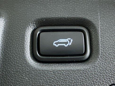 Used 2023 Hyundai Santa Fe SEL image 31