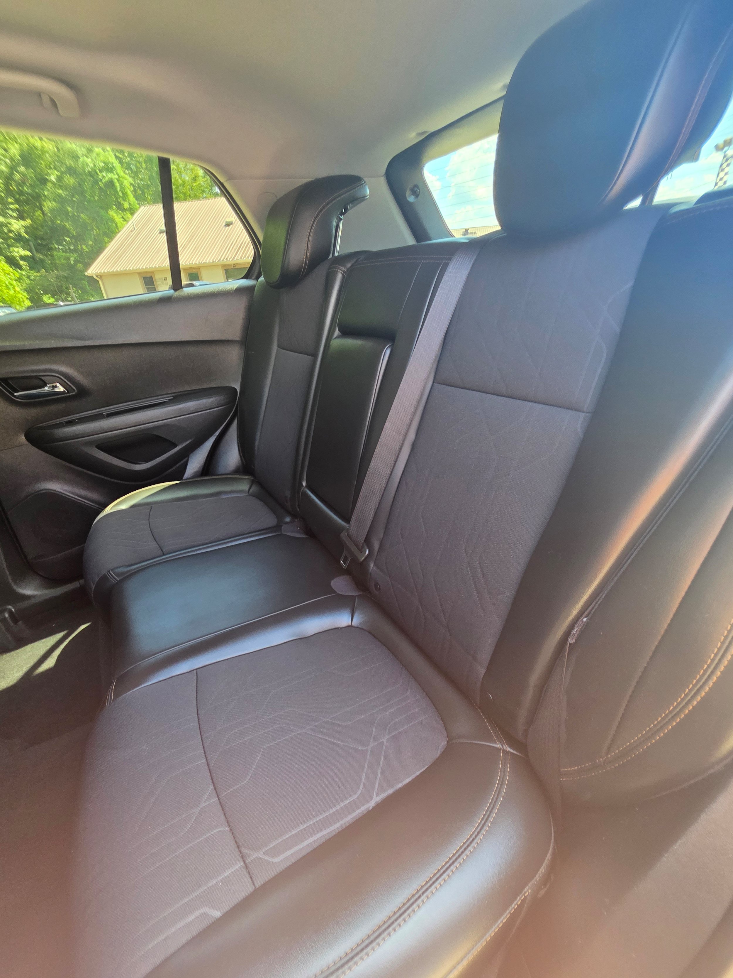 Used 2020 Chevrolet Trax LT w/ LT Convenience Package FWD image 21