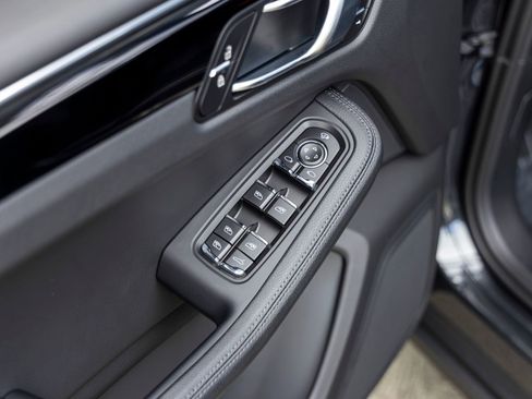 New 2026 Porsche Macan AWD/4WD image 25