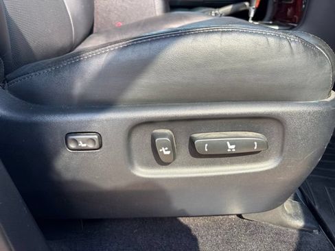Used 2011 Lexus LX 570 4WD image 48