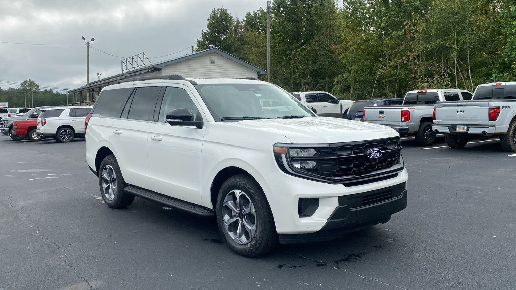New 2027 Ford Expedition Active AWD/4WD image 3
